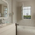 Chateau La Rose Perriere בית הארחה