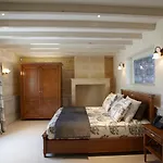 בית הארחה Chateau La Rose Perriere 3*