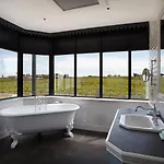 ゲストハウス Chateau La Rose Perriere 3*