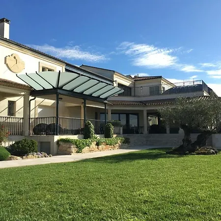 Penzion Chateau La Rose Perriere 3*