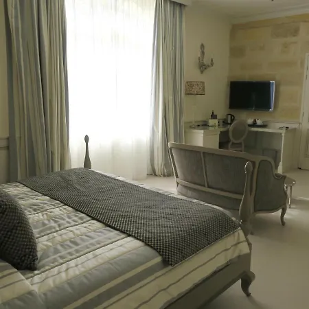 Chateau La Rose Perriere Guest house