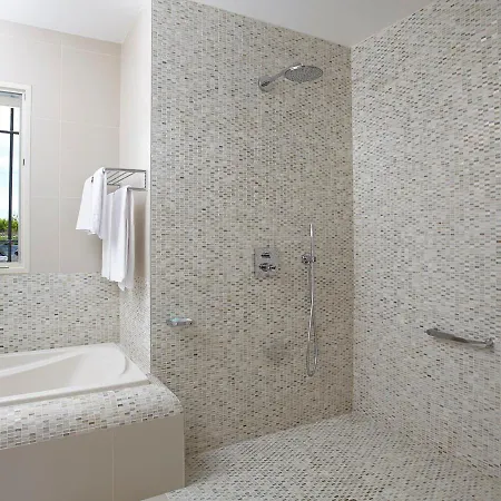 Guest house Chateau La Rose Perriere 3*